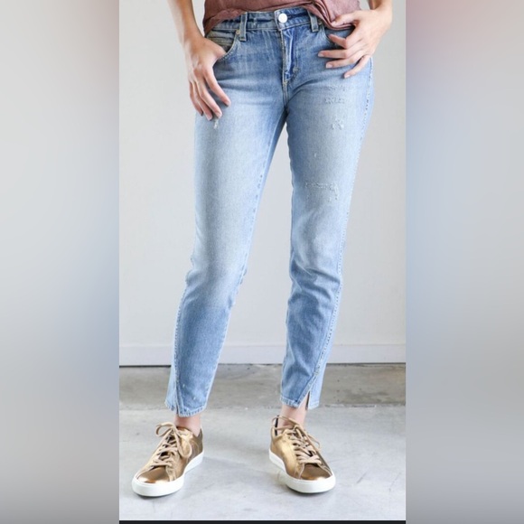 AMO Twist Sweet Cheeks Jeans - Picture 2 of 7